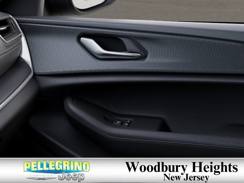 New 2026 Diamond Black Crystal Pearl-Coat Exterior Paint Jeep Laredo X image 25