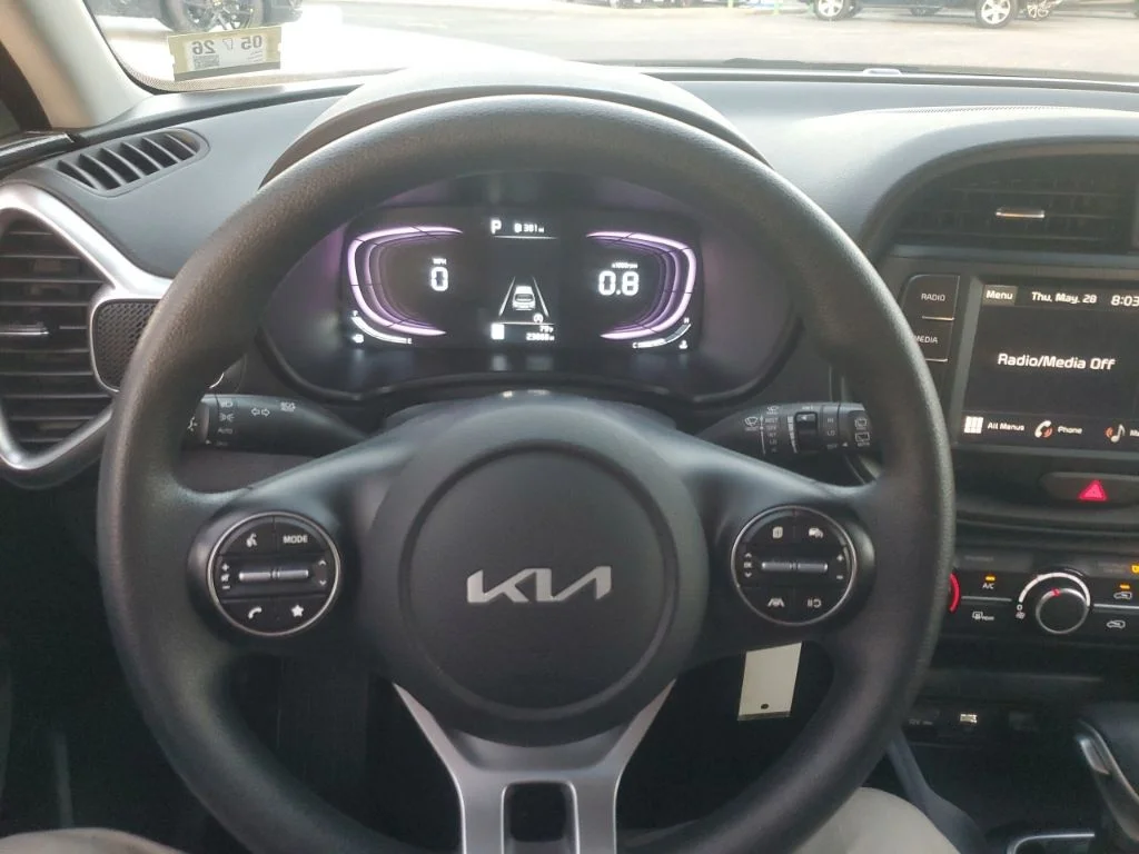 Used 2025 White Kia LX image 18