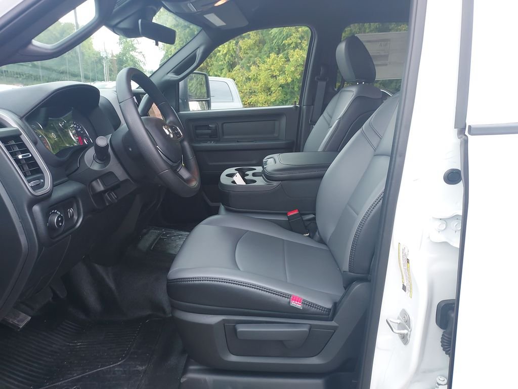 New 2027 Bright White Clearcoat RAM Tradesman image 13