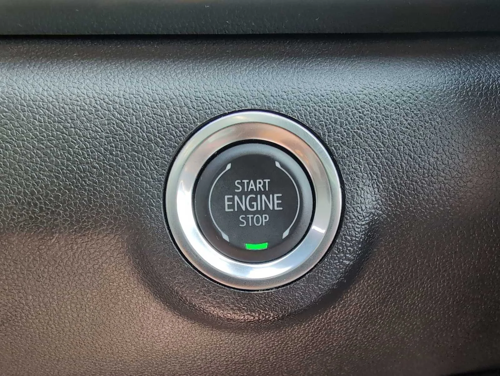 Used 2026 Summit White GMC Elevation image 20