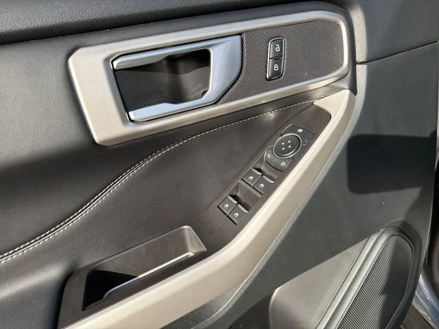 Used 2024 Gray Ford XLT image 18