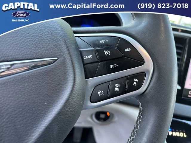 Used 2023 White Chrysler Touring L image 22