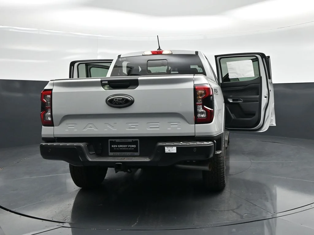 New 2026 Avalanche Ford Lariat image 30