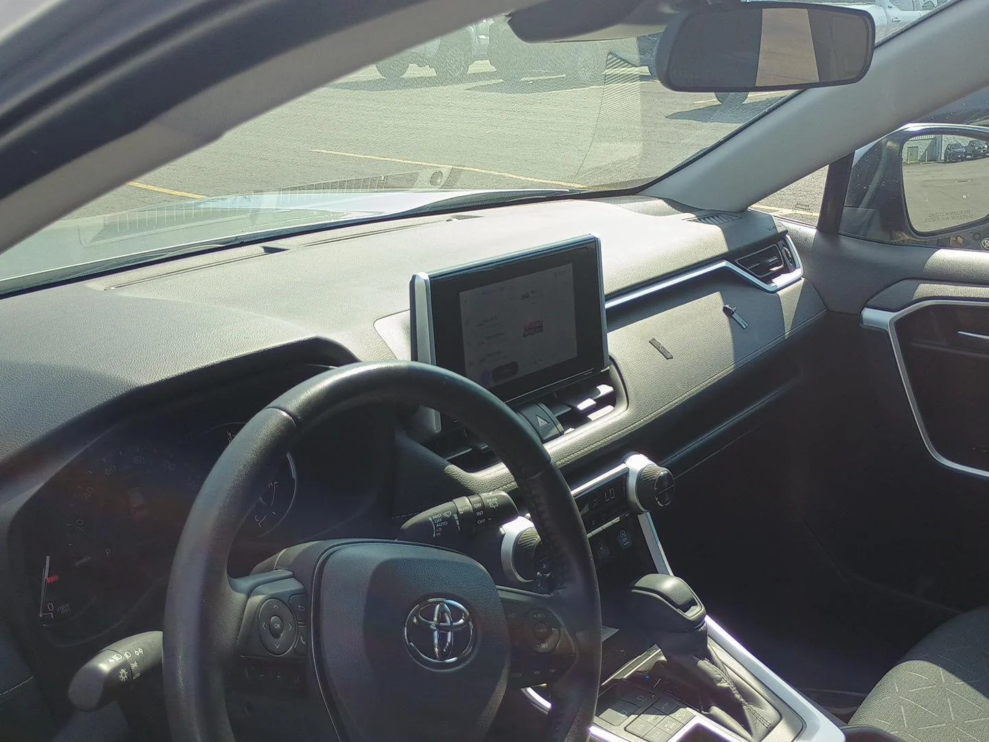 Used 2024 Silver Sky Metalli Toyota XLE image 4
