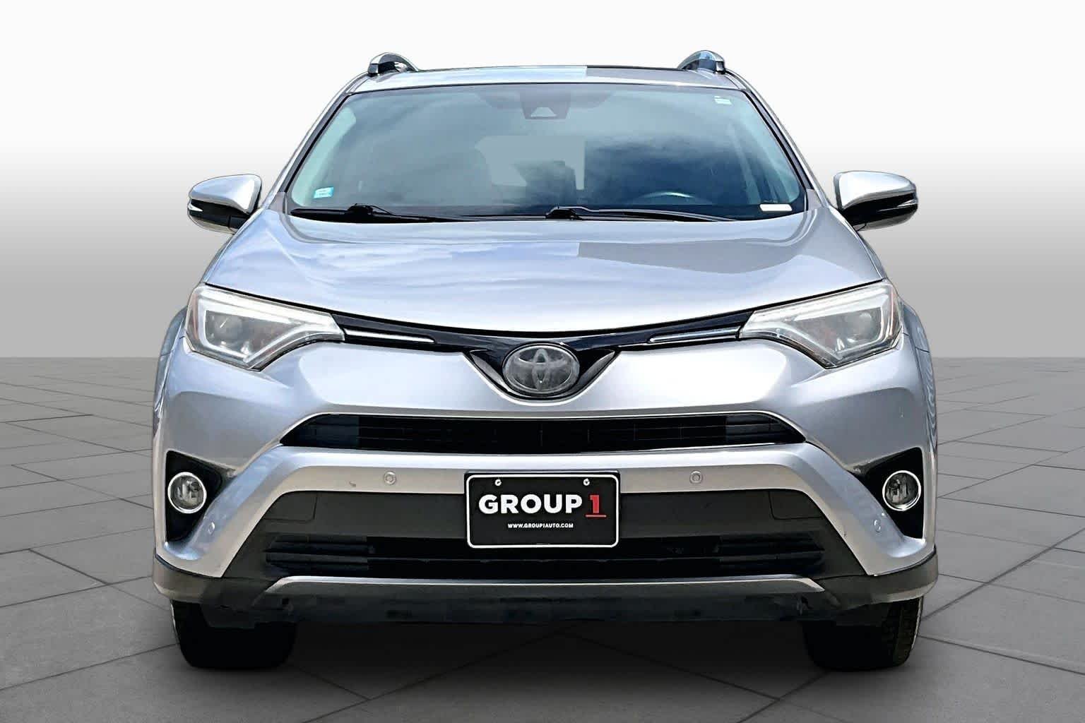 Used 2017 Silver Sky Metallic Toyota Limited image 4