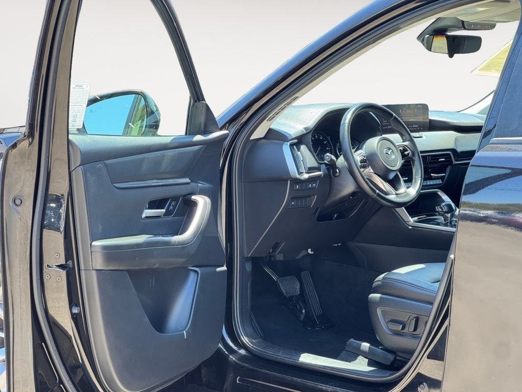Used 2025 Jet Black Mazda 3.3 Turbo Select image 9