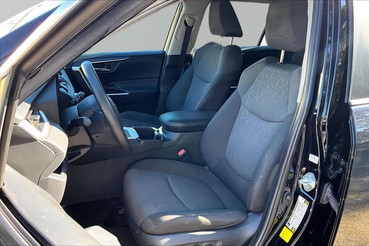 Used 2022 Midnight Black Metallic Toyota XLE image 8