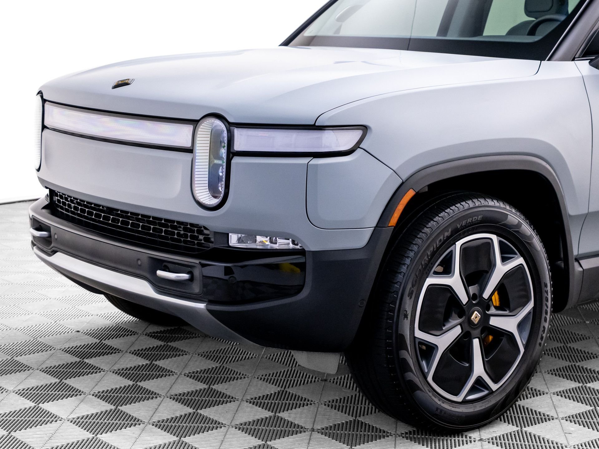 Used 2023  Rivian Adventure image 41