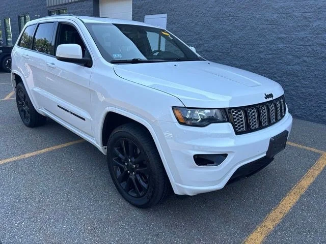2022 Jeep Grand Cherokee Laredo X 4WD photo