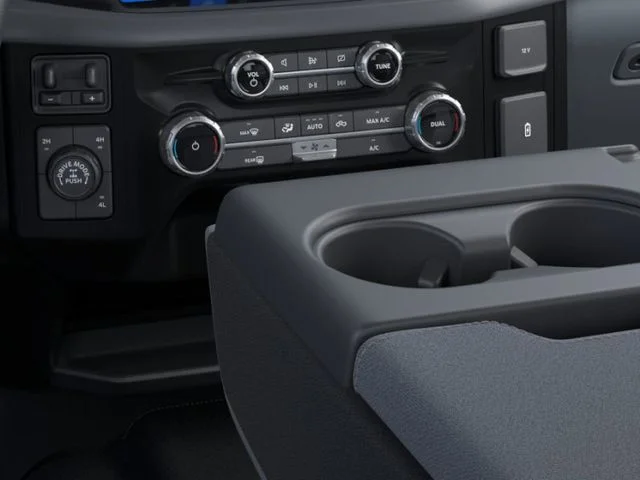 New 2026 Oxford White Ford XLT image 15