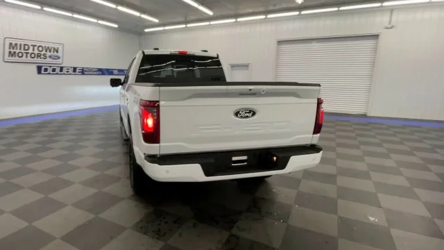 New 2026 Oxford White Ford XLT image 7