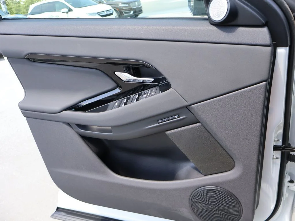 2026 Land Rover Range Rover Evoque Dynamic SE - Photo 35