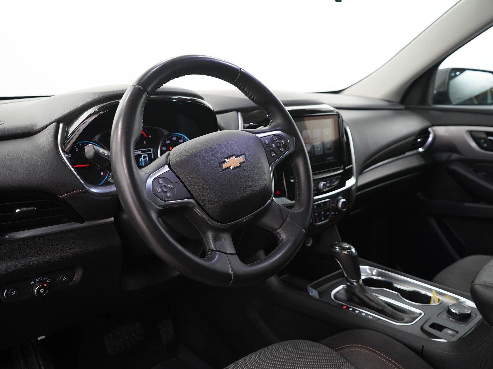 Used 2018 Mosaic Black Metallic Chevrolet Cloth w/1LT image 25