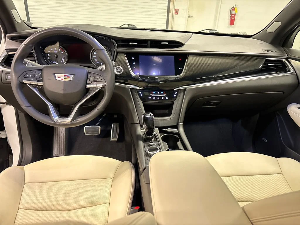 Used 2020 CRYSTAL WHITE TRICOAT Cadillac AWD Sport image 32