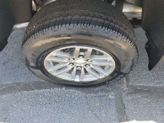 2025 Chevrolet Colorado LT - Photo 15