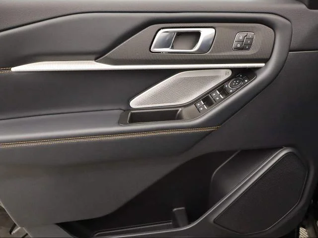 New 2026 Agate Black Metallic Ford Tremor® image 40