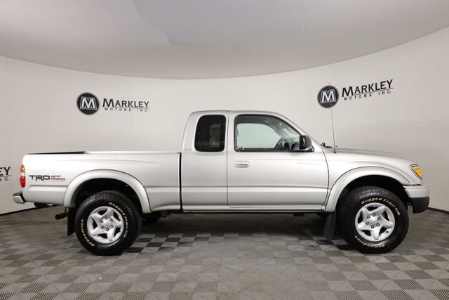 Used 2002 Silver Toyota  image 38