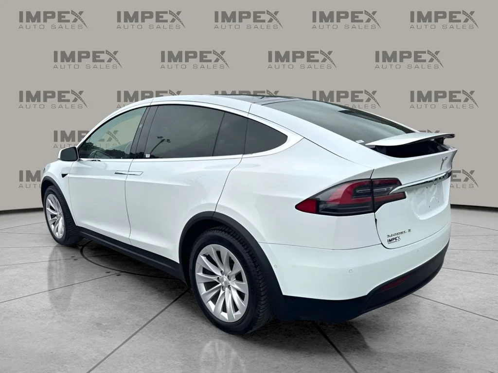 Used 2019  Tesla 100D image 3