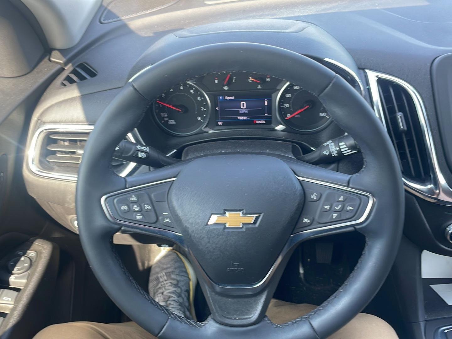 Used 2024 Summit White Chevrolet LT image 3