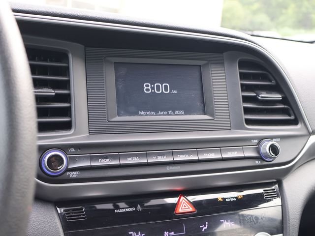 Used 2020 Gray Hyundai SE image 15