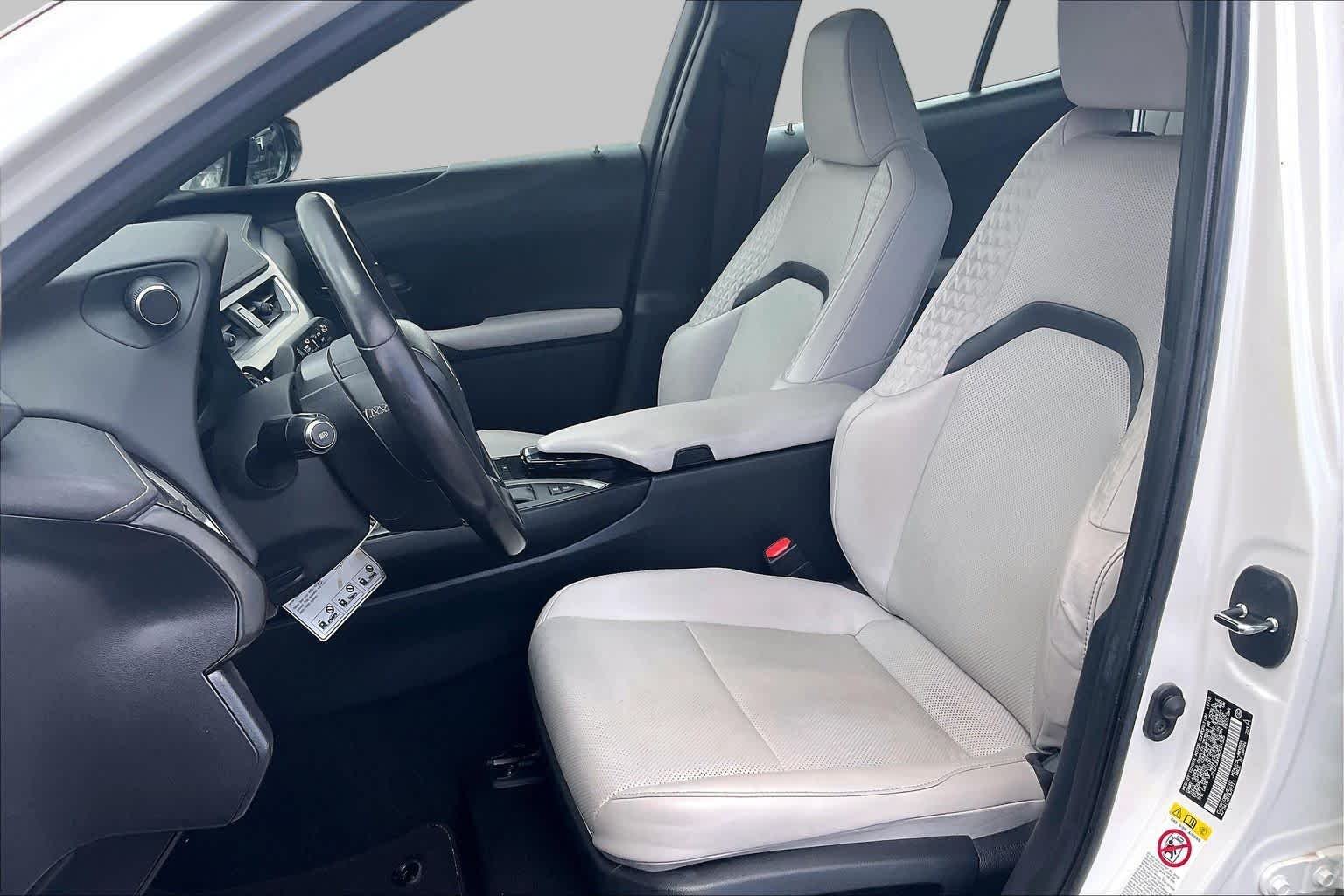 Used 2019 Eminent White Pearl Lexus  image 8