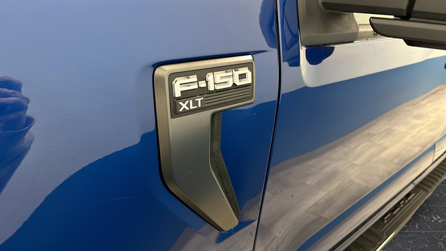 Used 2023 Atlas Blue Metallic Ford XLT image 40