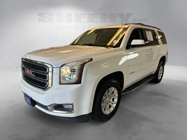 Used 2020 Summit White GMC  image 17