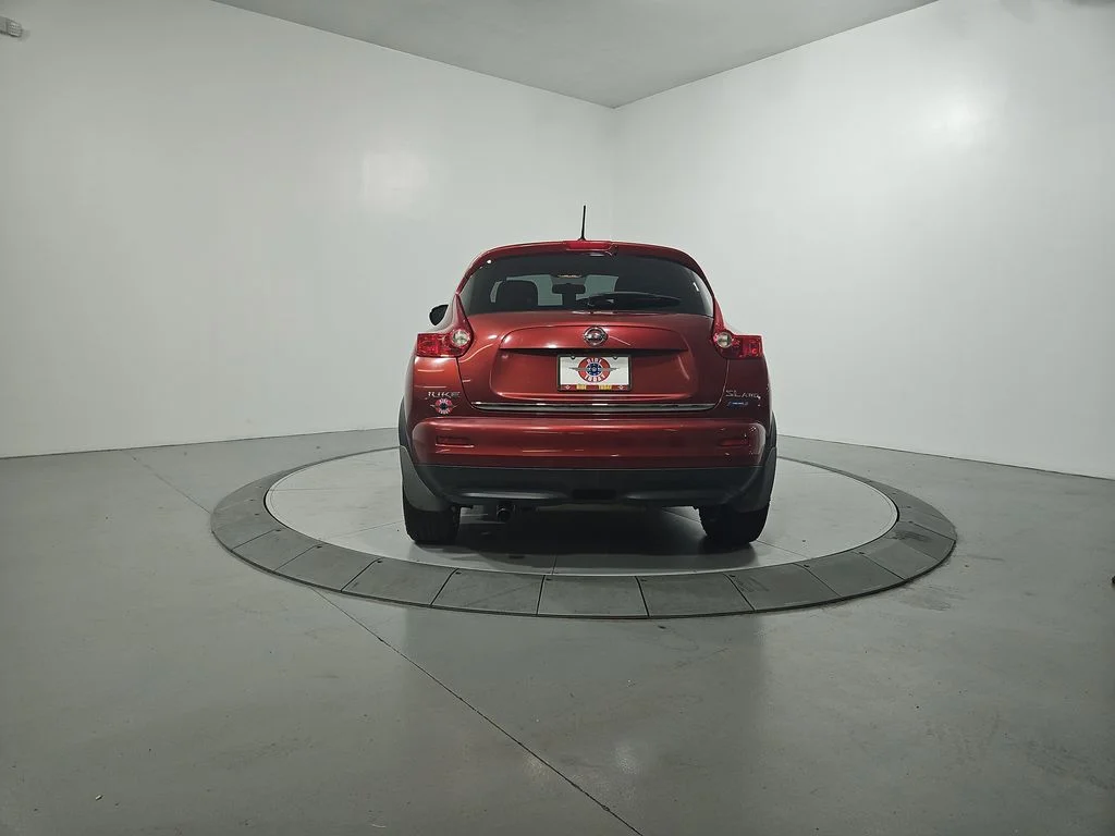 Used 2013 Red Nissan SL image 4