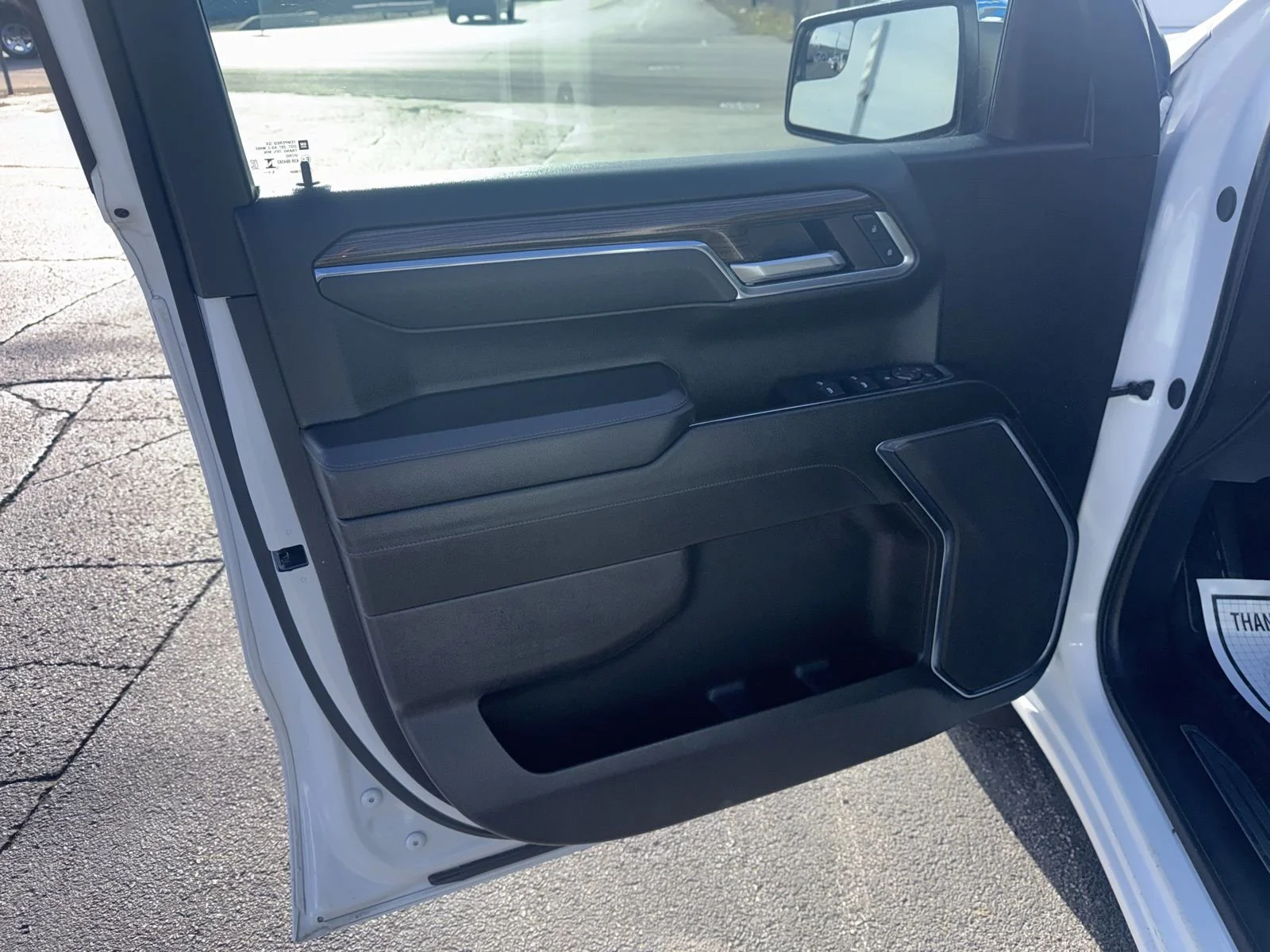 2025 Chevrolet Silverado 1500 LT - Photo 12