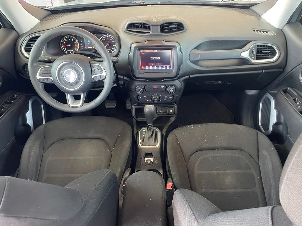 Used 2018 Gray Jeep Latitude image 11