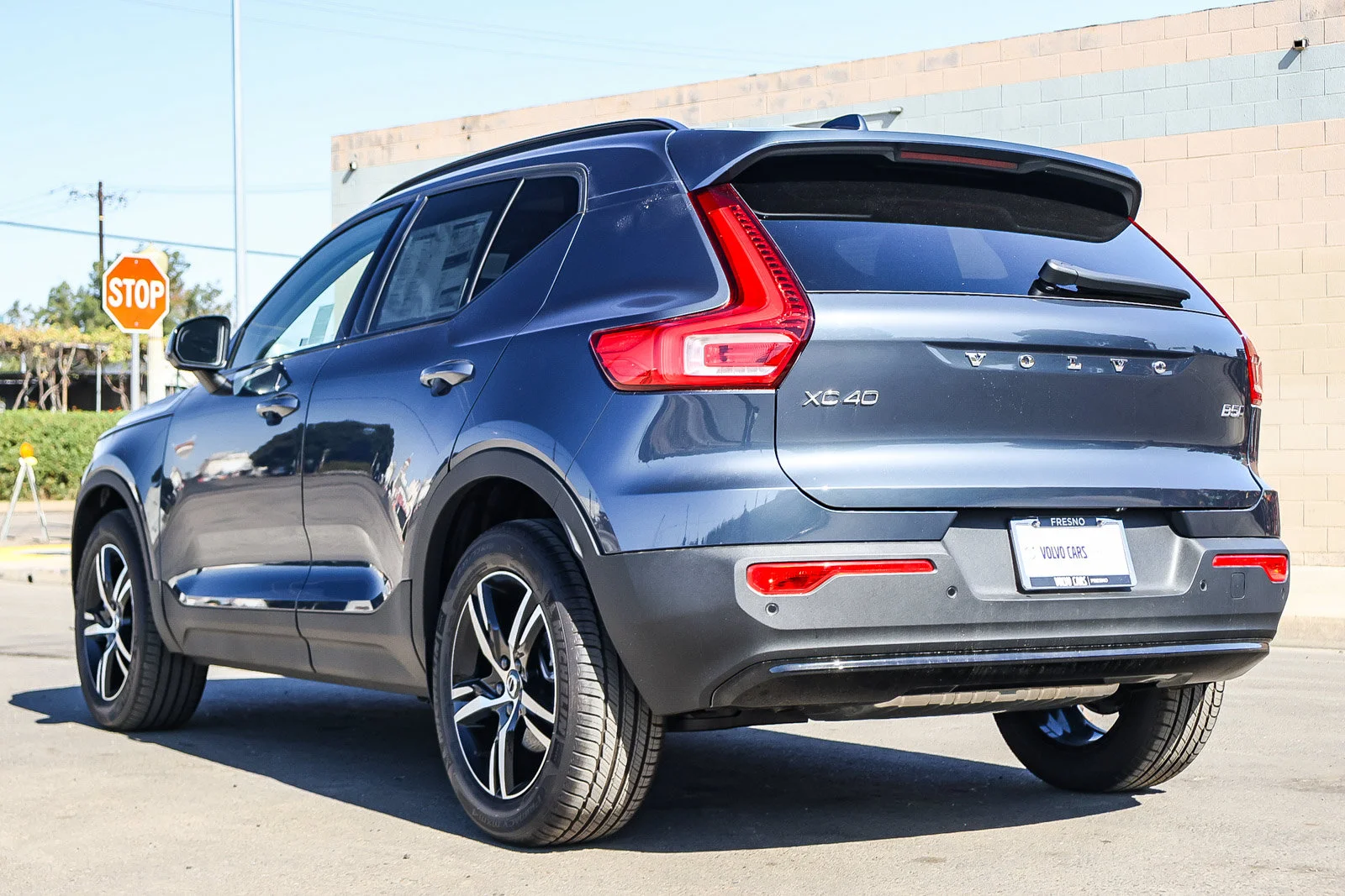 2026 Volvo XC40 Core - Photo 7