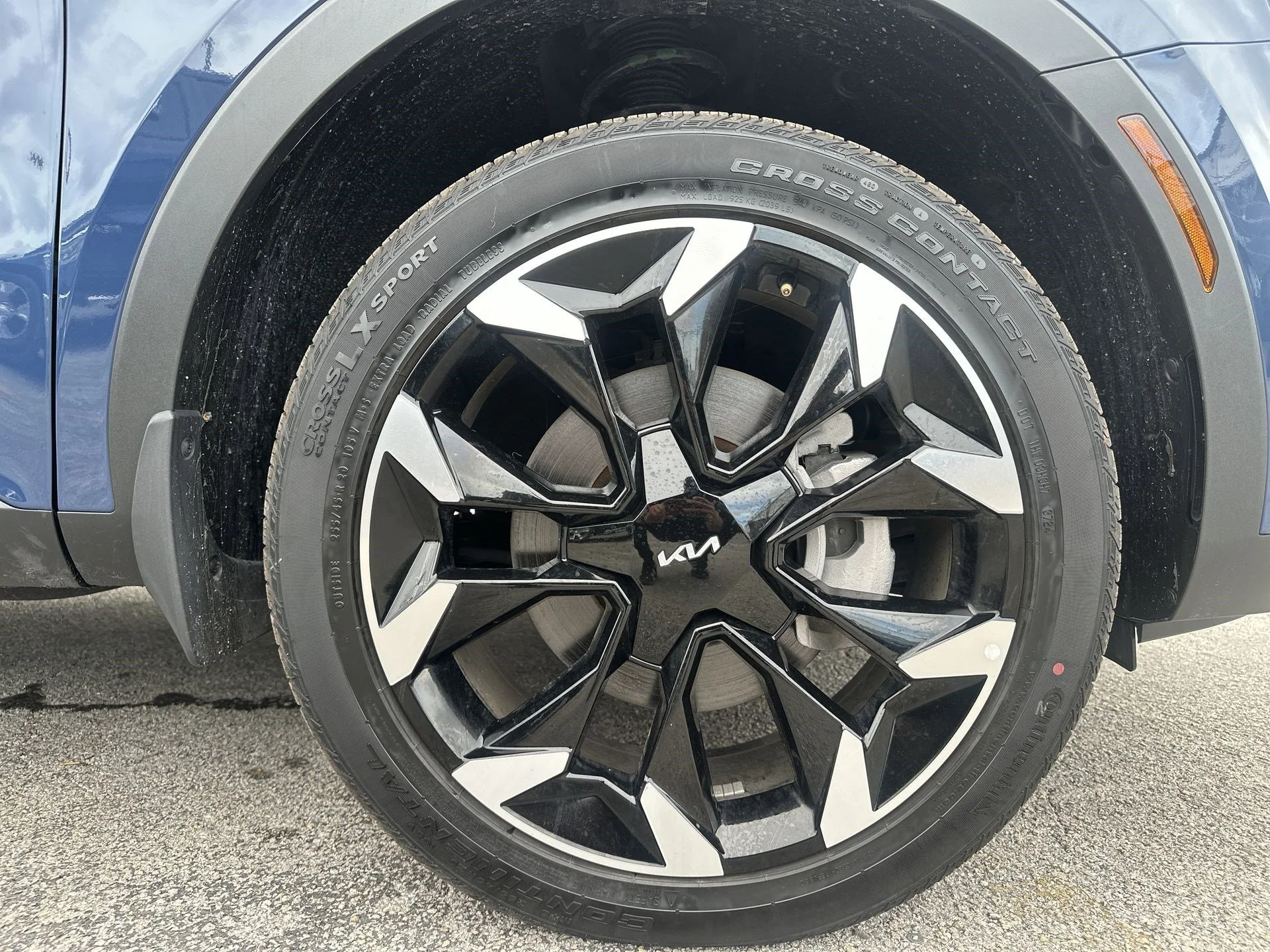 New 2025 Midnight Lake Blue Kia EX image 18