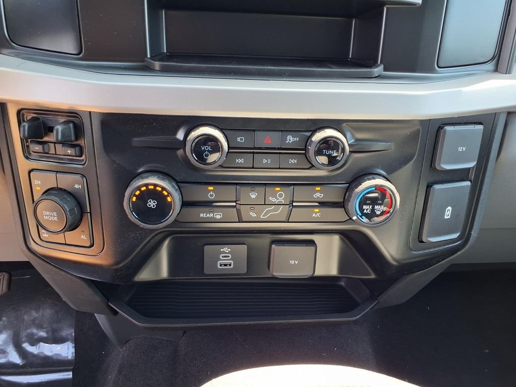 New 2026 Oxford White Ford F-250® XL image 24