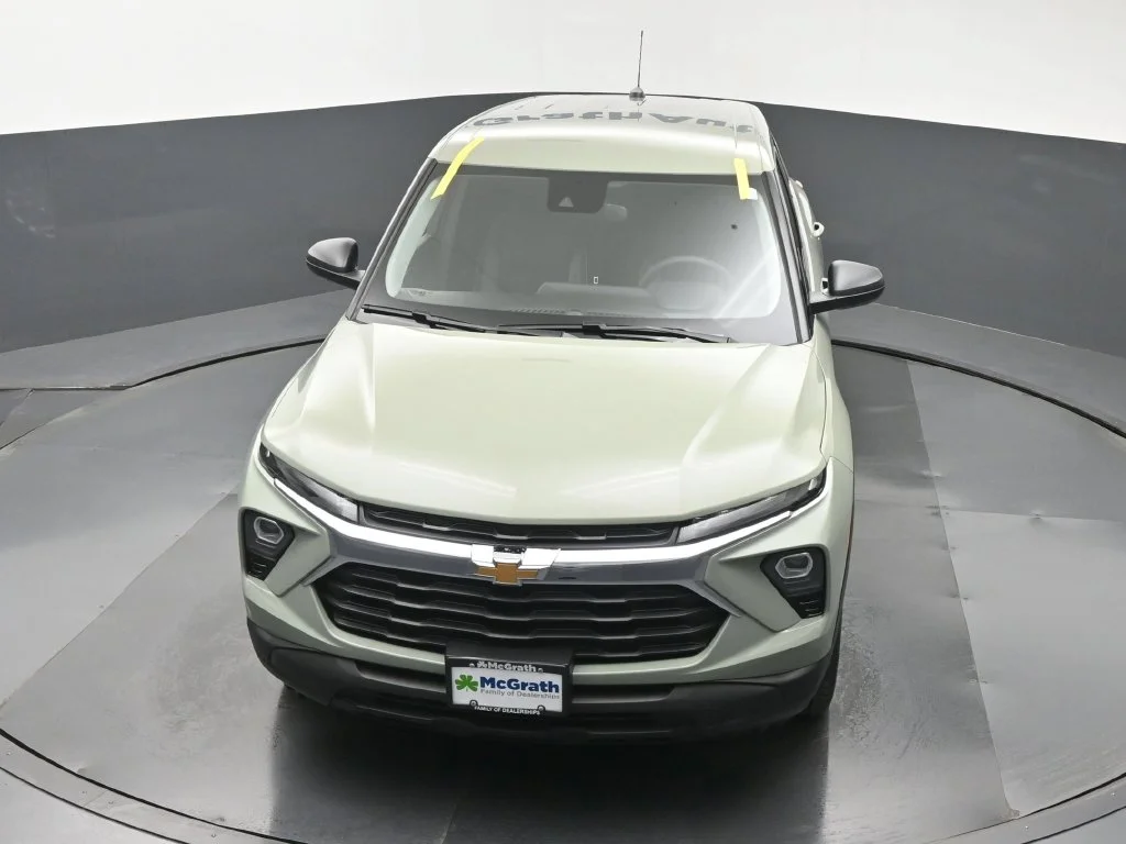 Used 2025 Green Chevrolet LS image 26