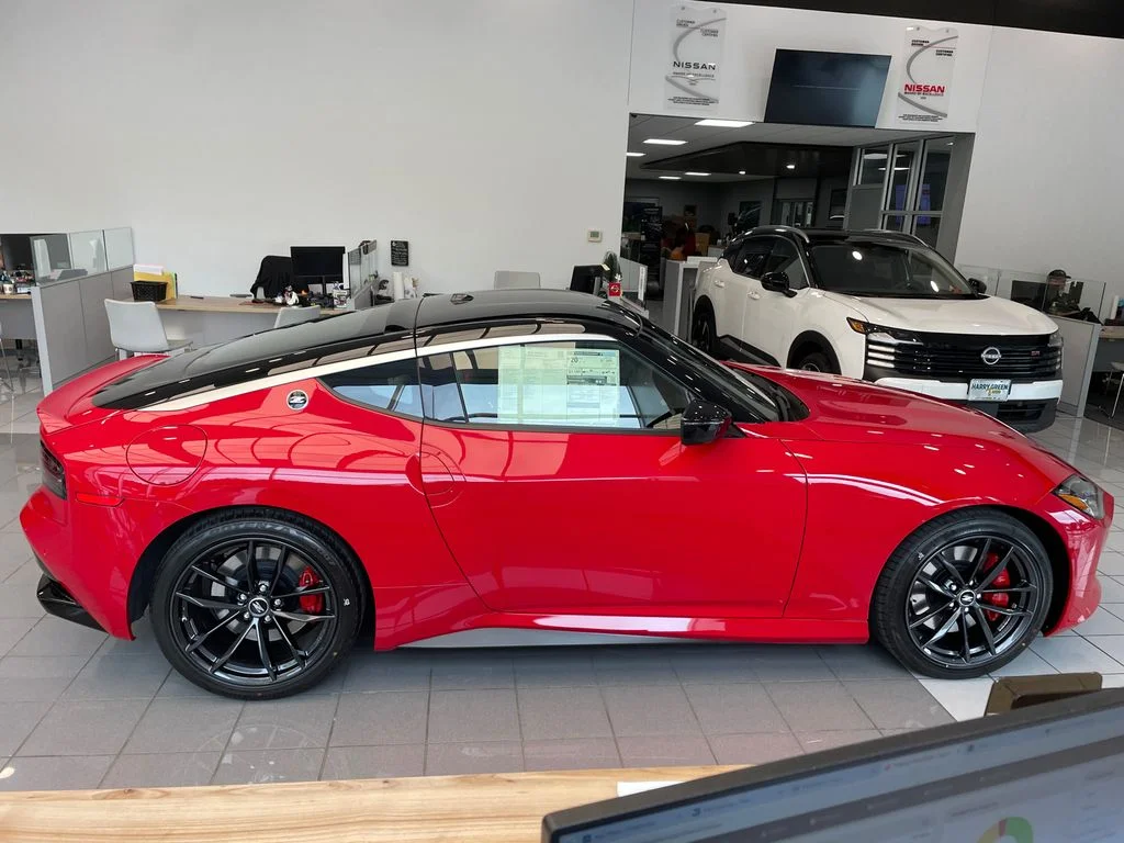 New 2026 Solid Red / Super Black Two-tone Nissan Performance image 4