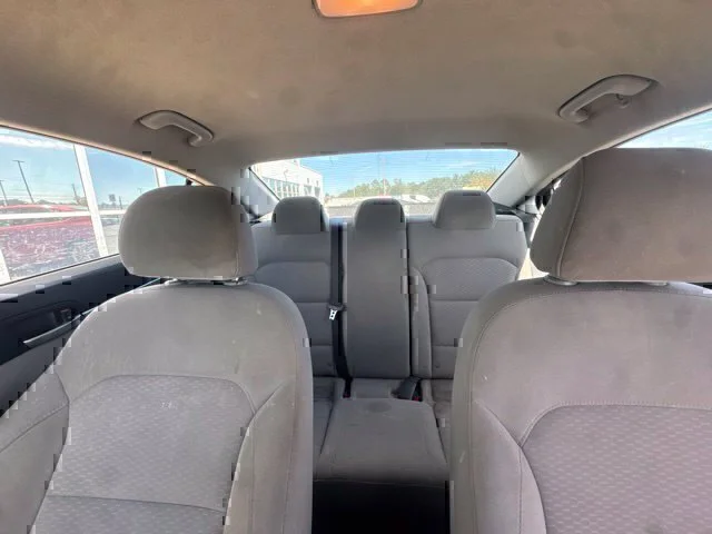 Used 2020 Red Hyundai SE image 17
