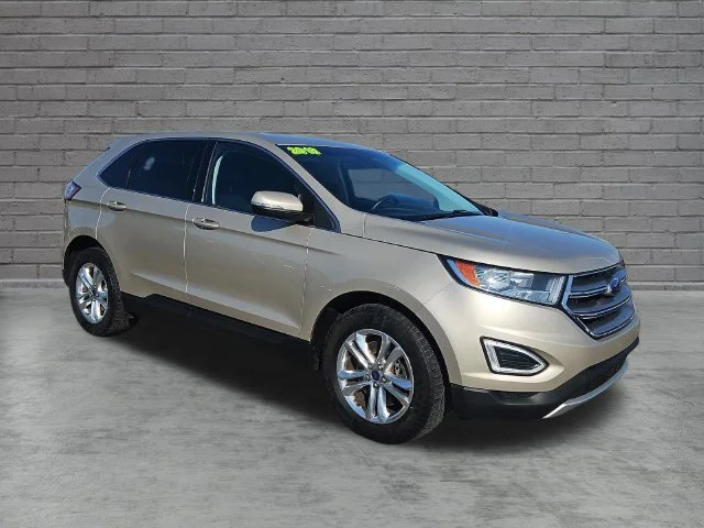 Used 2018 Gold Ford SEL image 8