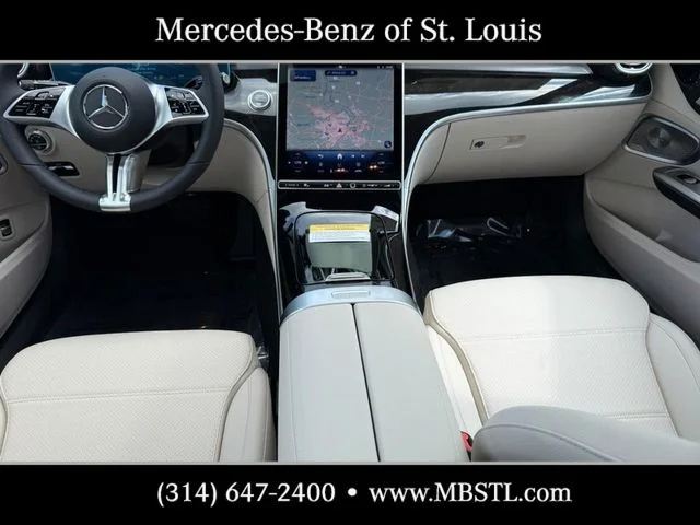 New 2026 MANUFAKTUR Moonlight White Metallic Mercedes-Benz C 300 image 8