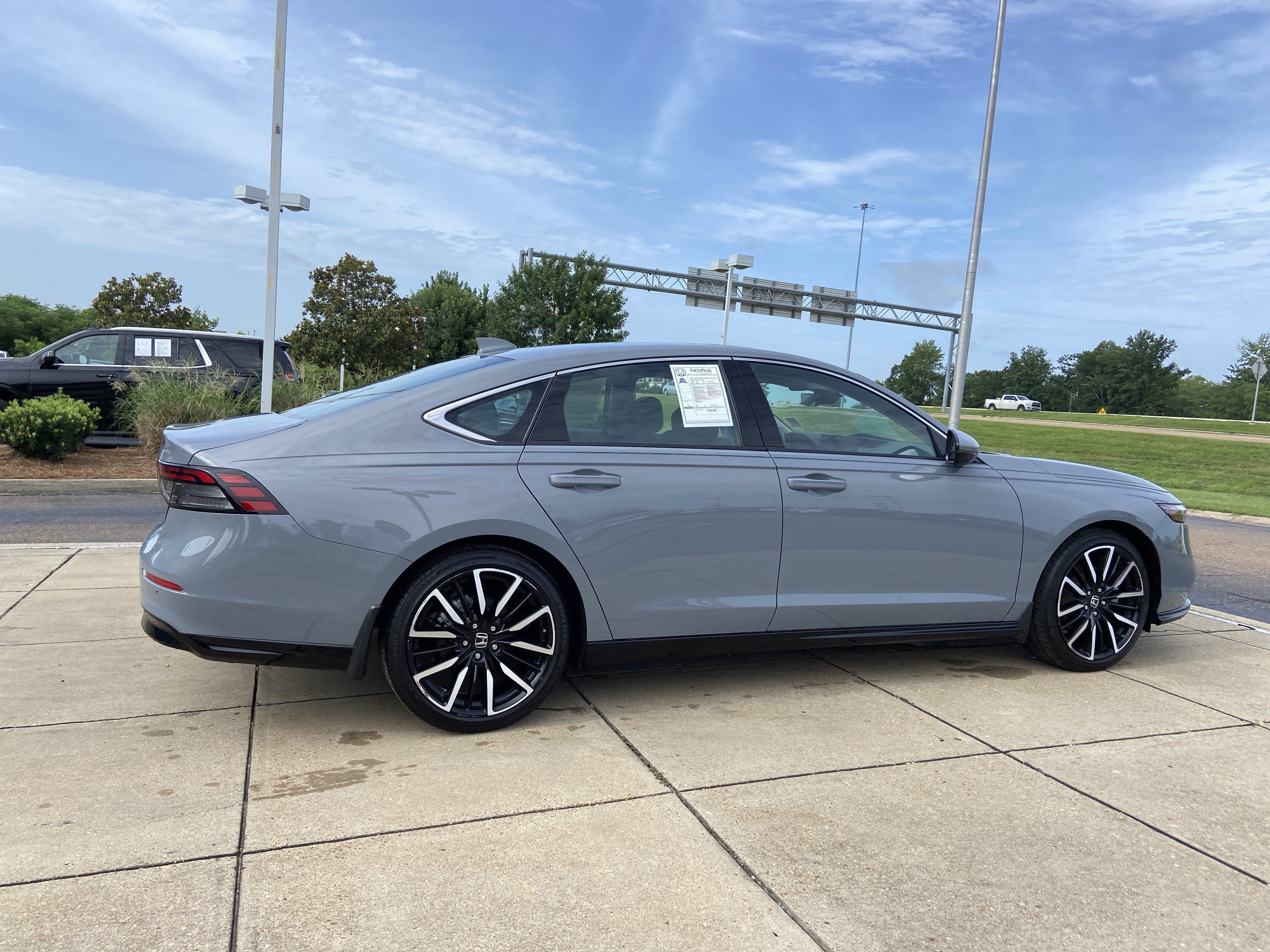 Used 2023 Urban Gray Pearl Honda Touring image 12