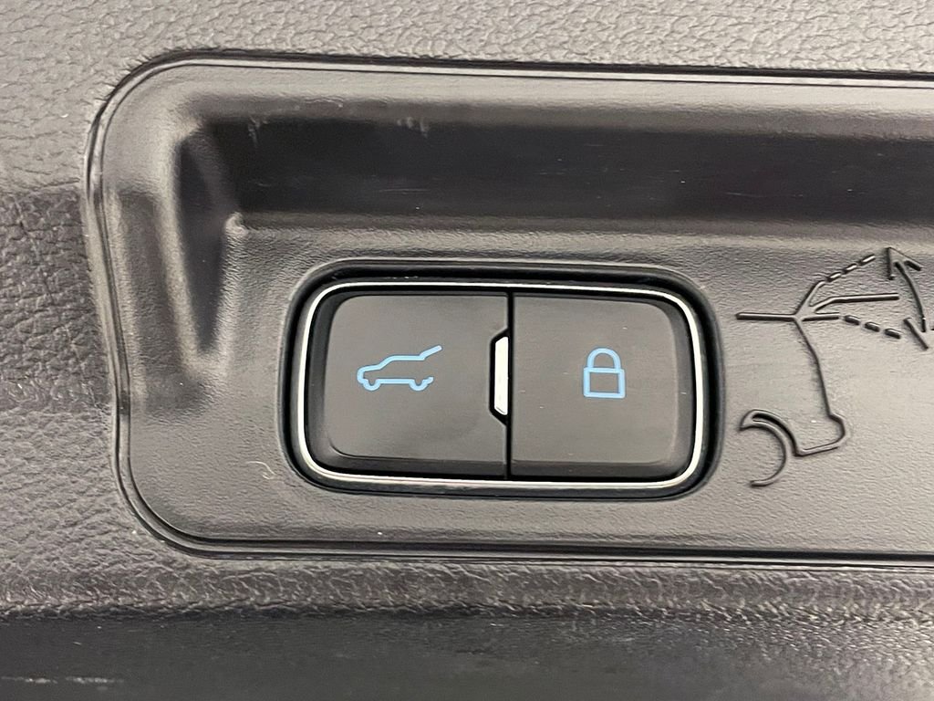 Used 2021 Black Ford XLT image 13