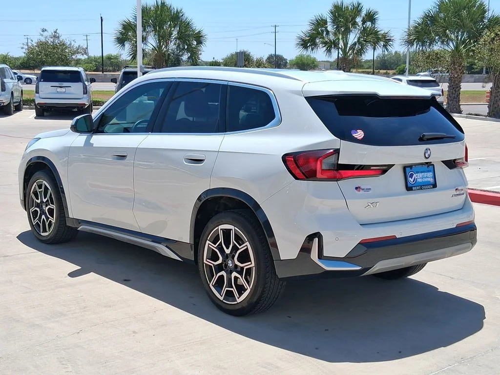 Used 2024 White BMW xDrive28i image 4