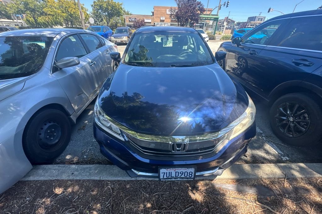 Used 2016  Honda LX image 3