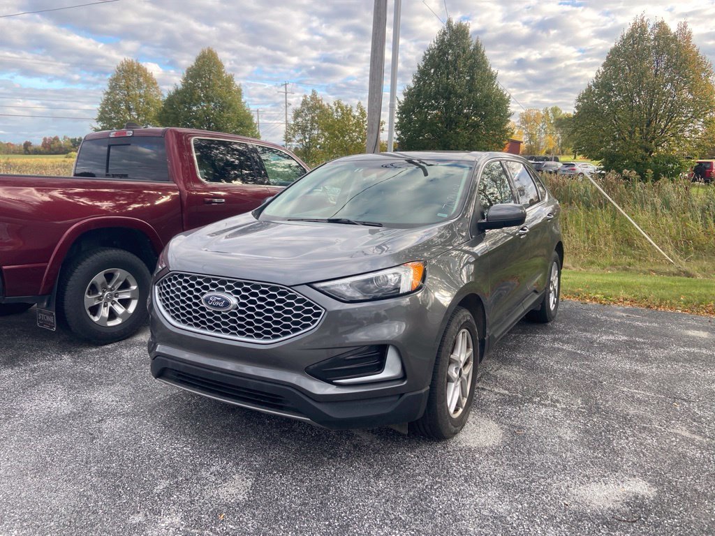 Used 2024 Gray Metallic Ford SEL image 3