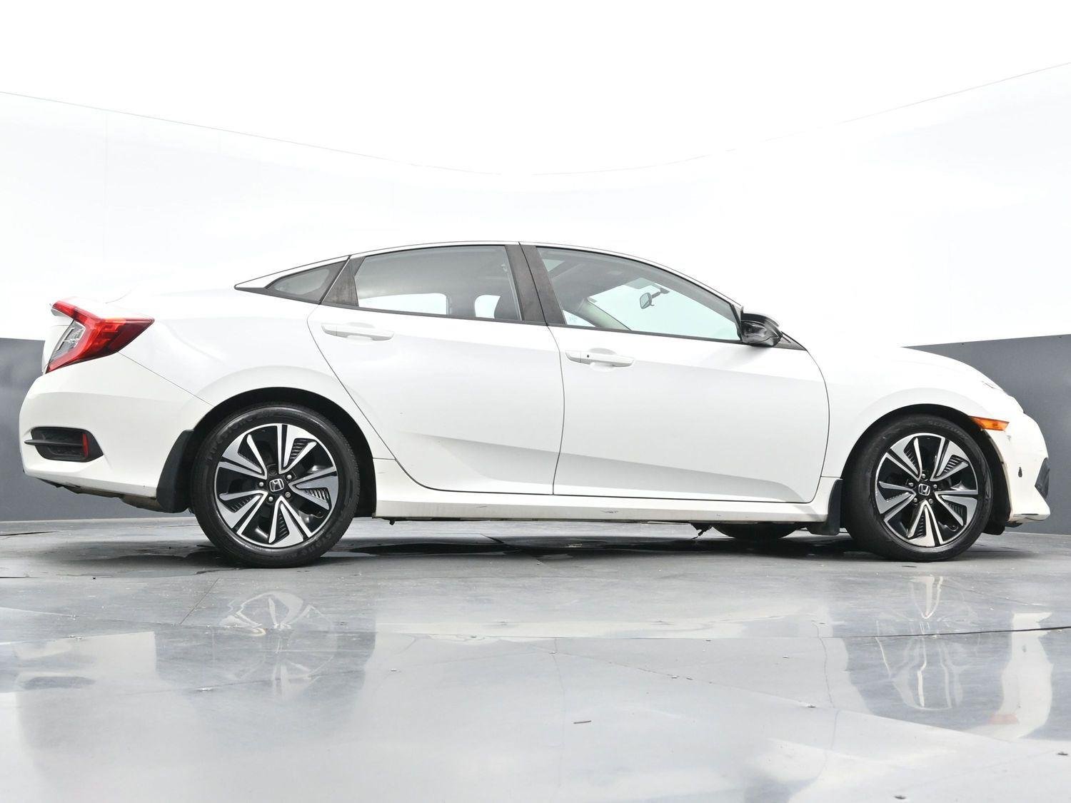 Used 2016 White Orchid Pearl Honda EX-T image 43