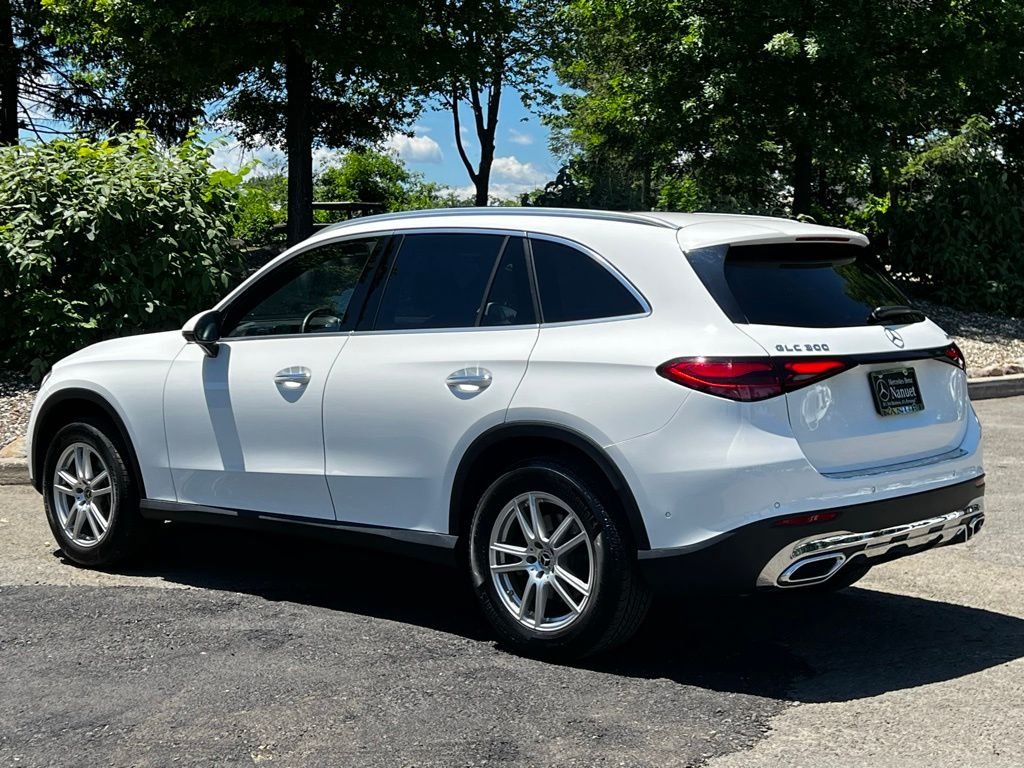 Certified Used 2023 White Mercedes-Benz GLC 300 image 7