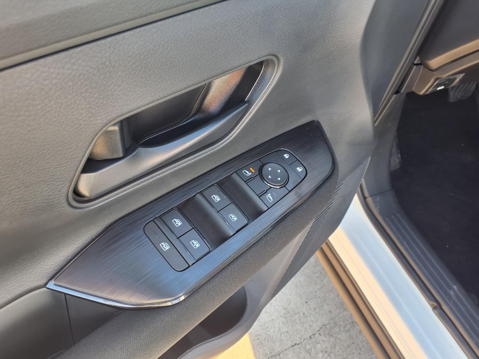 2027 Nissan Kicks photo 14 of 25
