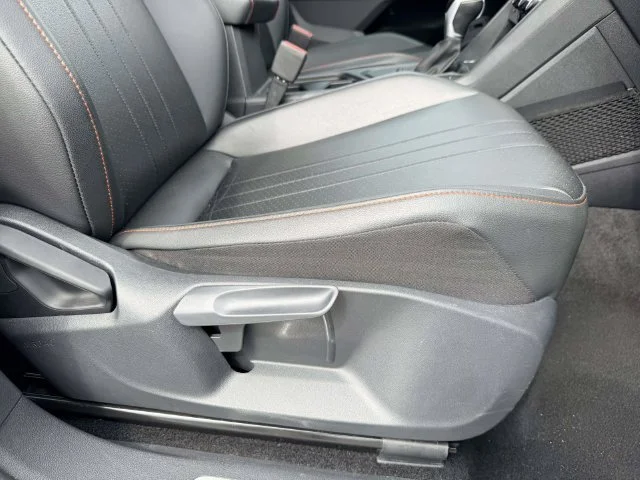 Used 2024  Volkswagen 2.0T Wolfsburg Edition image 9