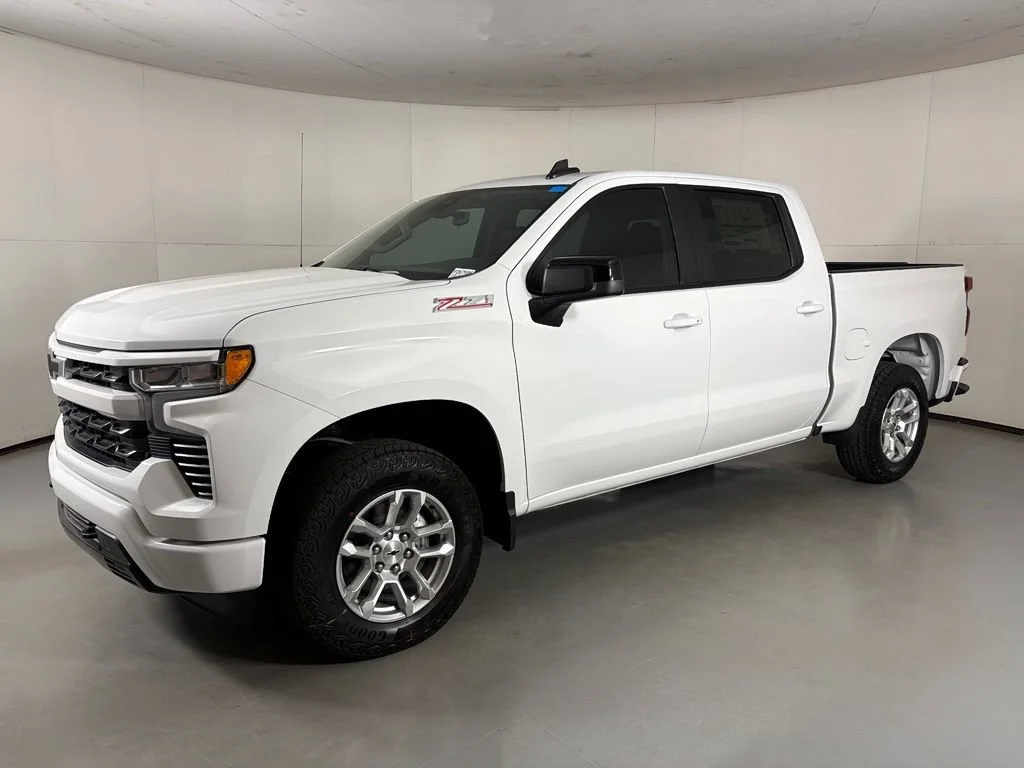 New 2026 Summit White Chevrolet RST image 6