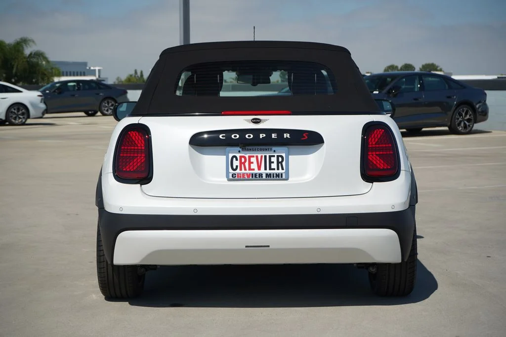 New 2026 White MINI Signature Plus image 5