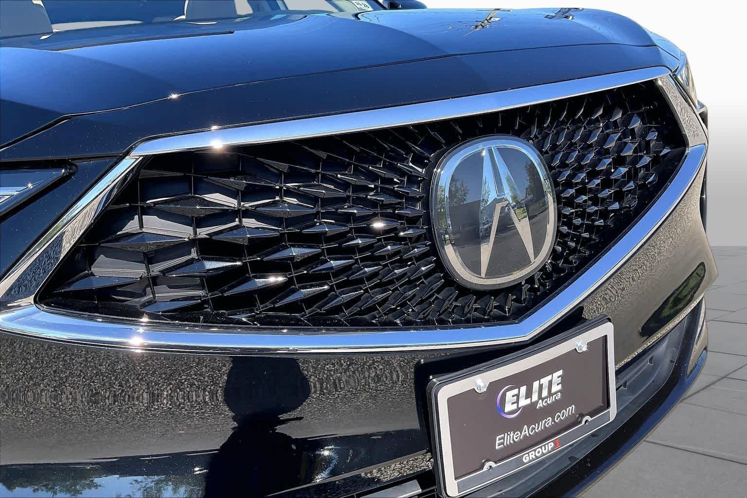 Used 2024 Majestic Black Pearl Acura  image 31